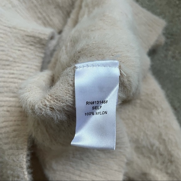 Fate Fuzzy Knit V-Neck Long Sleeve Pullover Beige Sweater Size S/M EUC - Picture 7 of 11